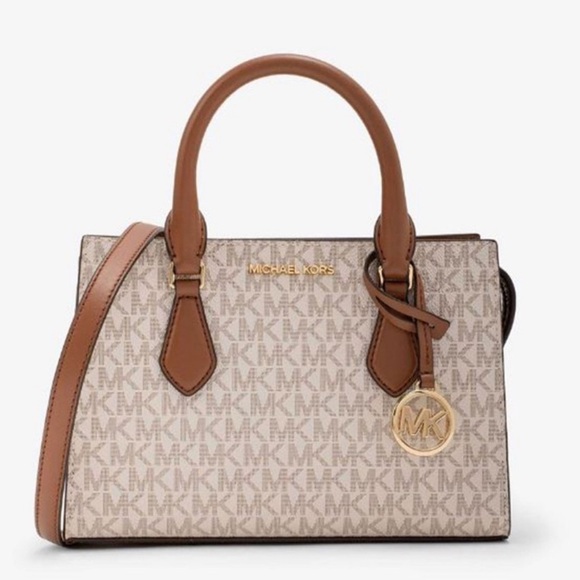 Michael Kors Small Sheila Satchel Crossbody
Vanilla 
NWT - Picture 2 of 16